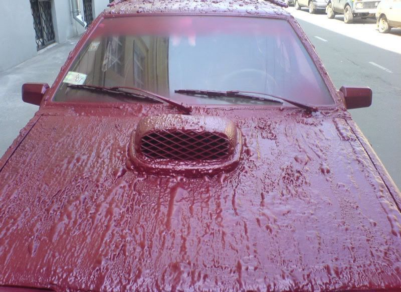 Машина в губной помаде (5 фото)