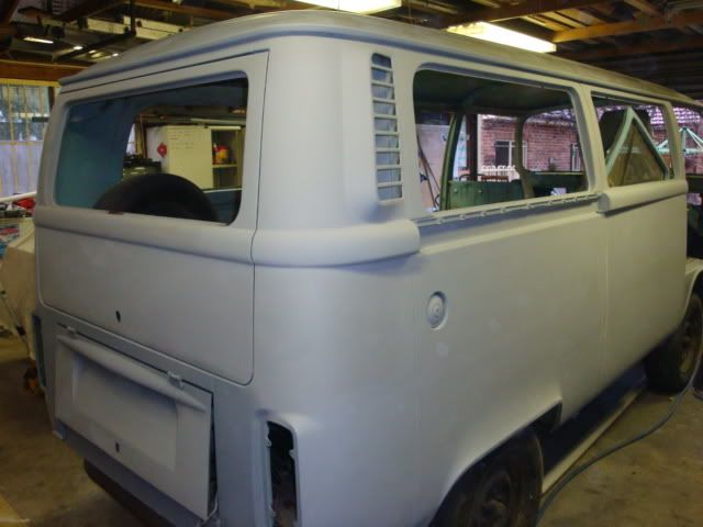 http://i183.photobucket.com/albums/x185/onetrackwonder/1975%20kombi%20restoration/DSC03685.jpg