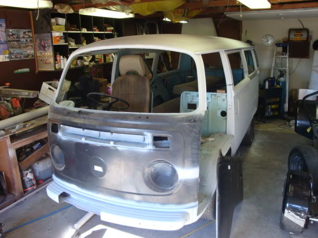 http://i183.photobucket.com/albums/x185/onetrackwonder/1975%20kombi%20restoration/DSC03782.jpg