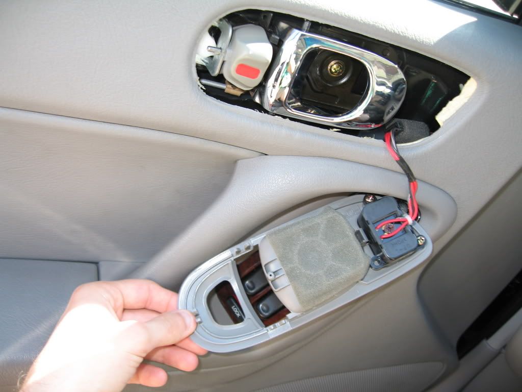 driver door speaker crackling Mazda World Forum