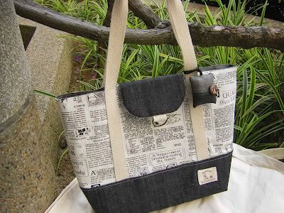 [学院风复古报纸。双面托特包]Vintage Newspaper Tote Bag