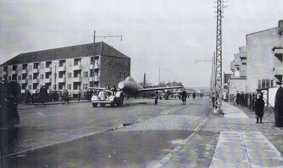 http://i183.photobucket.com/albums/x217/MONDARIZDK/Kastrupvej1952.jpg