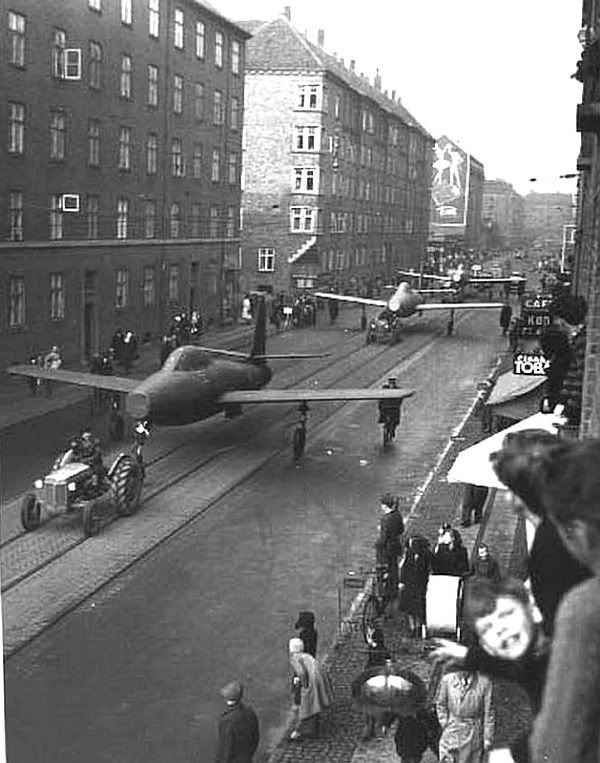 http://i183.photobucket.com/albums/x217/MONDARIZDK/oestrigsgade-jets-1952.jpg