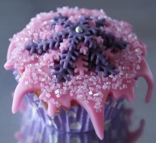 http://i183.photobucket.com/albums/x223/scrapfan/Taarten%20Cupcakes/IMG_0571.jpg