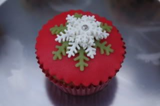 http://i183.photobucket.com/albums/x223/scrapfan/Taarten%20Cupcakes/IMG_0679.jpg