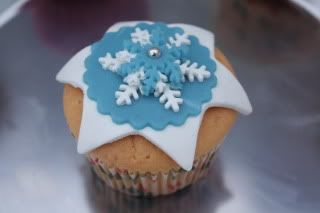 http://i183.photobucket.com/albums/x223/scrapfan/Taarten%20Cupcakes/IMG_0681.jpg
