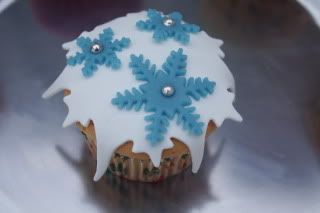 http://i183.photobucket.com/albums/x223/scrapfan/Taarten%20Cupcakes/IMG_0683.jpg