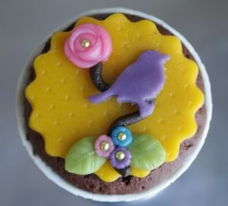 http://i183.photobucket.com/albums/x223/scrapfan/Taarten%20Cupcakes/paascupcake.jpg
