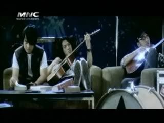 11 ViDEO CLiP #11 (8 MiRROR) 11 ViDEO CLiP #11 (8 MiRROR)