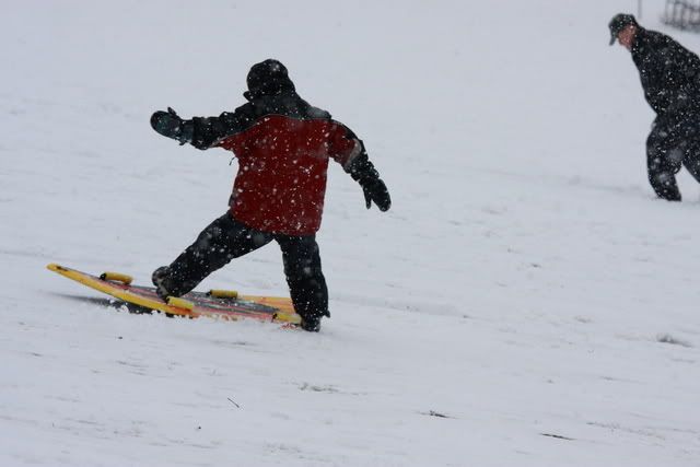 IMAGE: http://i183.photobucket.com/albums/x309/Q_Jim/Lens%20Test/40D_1654R.jpg