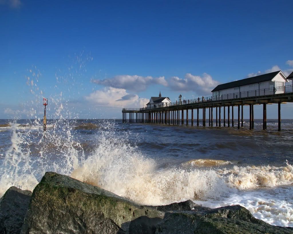 Southwold Pier and Wave