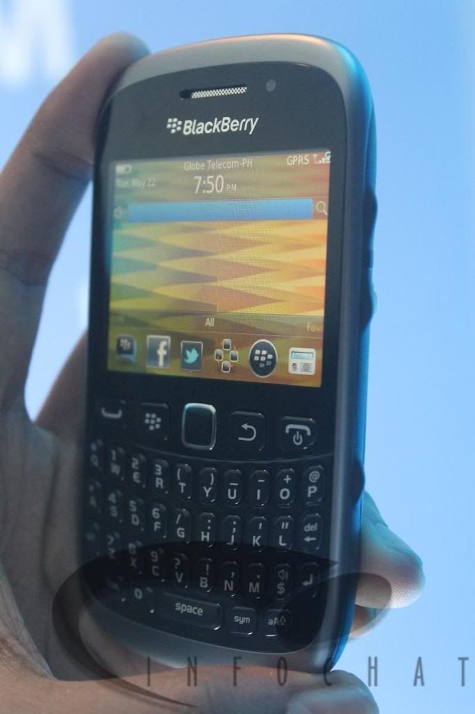 BlackBerry Curve 9320