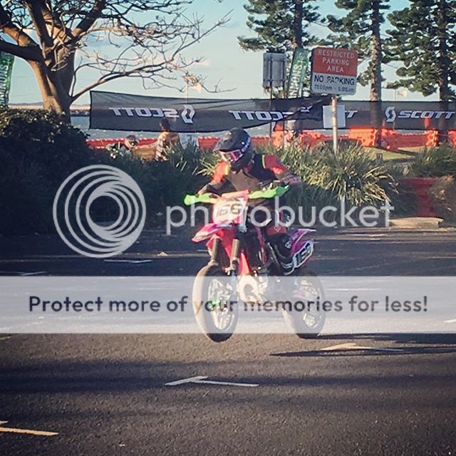  photo 14240804_1603892016575898_336192971_n_zps6cngxu8i.jpg