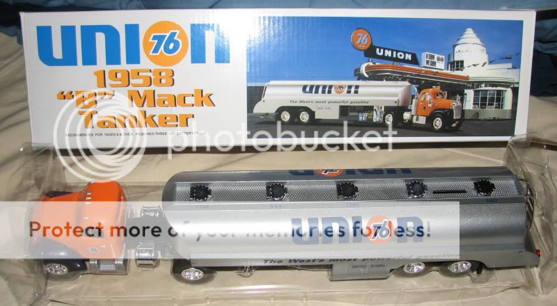 Union 76 1958 B Mack Tanker Diesel Truck Bank 1/ 7600  